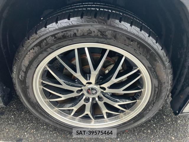 Toyota RAV4 2019-07 8873334-13