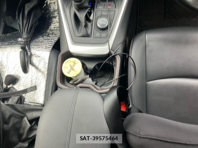 Toyota RAV4 2019-07 8873334-19