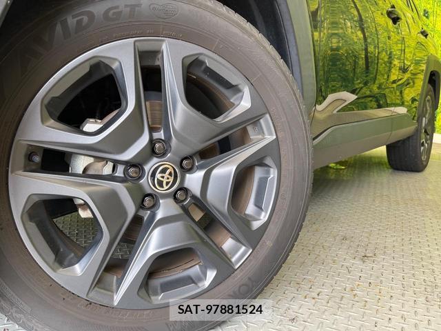 Toyota RAV4 2022-04 8873777-12