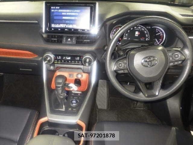 Toyota RAV4 2019-07 8874526-2