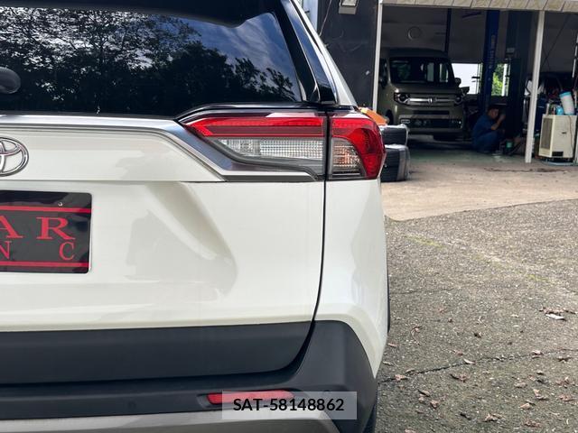 Toyota RAV4 2021-01 8874550-12
