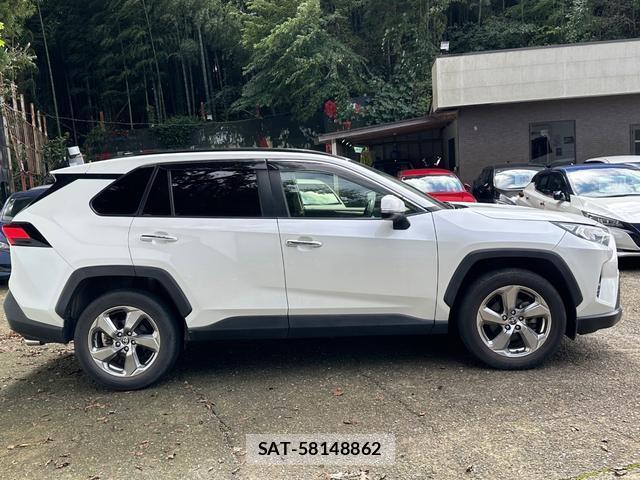 Toyota RAV4 2021-01 8874550-3