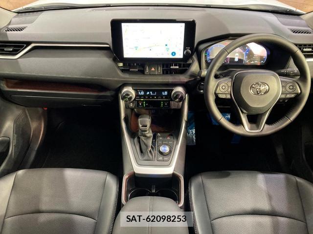 Toyota RAV4 2025-10 8874733-1