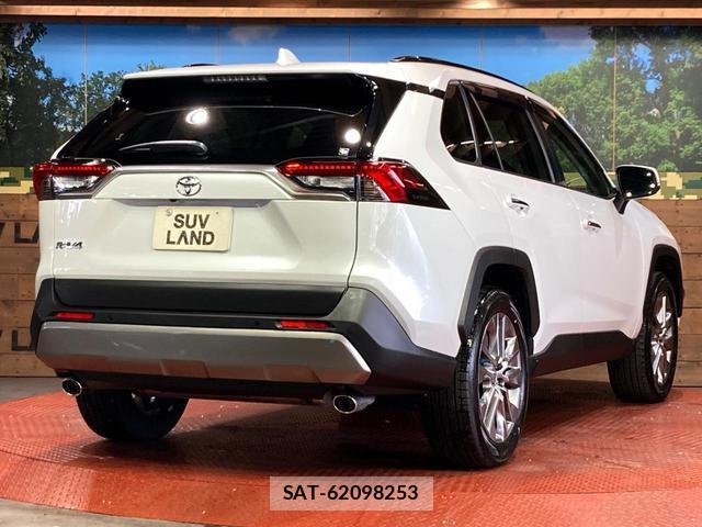 Toyota RAV4 2025-10 8874733-16