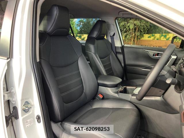 Toyota RAV4 2025-10 8874733-7