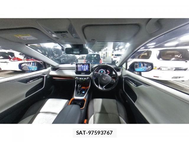 Toyota RAV4 2021-09 8875430-4