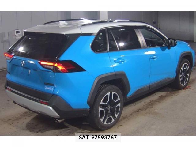 Toyota RAV4 2021-09 8875430-8