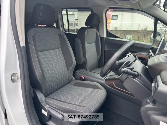 Peugeot Rifter 2023-05 8875386-13