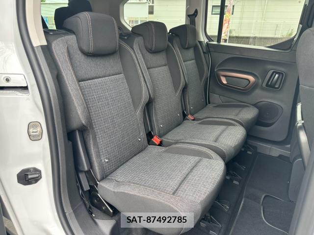 Peugeot Rifter 2023-05 8875386-14