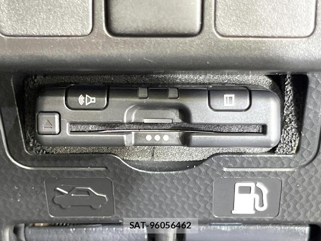 Toyota ROOMY 2022-04 8874011-6
