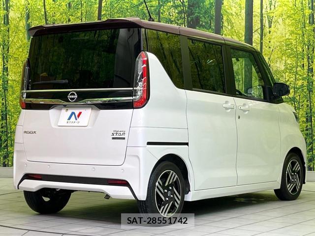 Nissan ROOX 2023-09 8873940-16