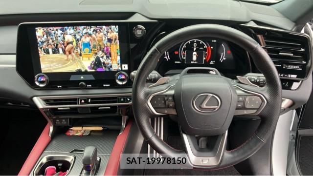 Lexus RX 2023-02 8874441-16