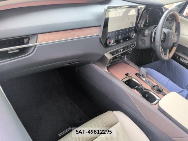 Lexus RX 2023-11 8874865-2