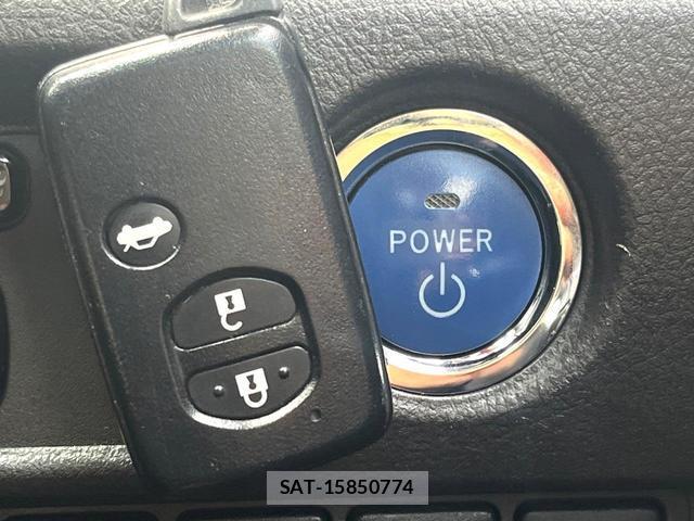 Toyota SAI 2013-12 8873991-6