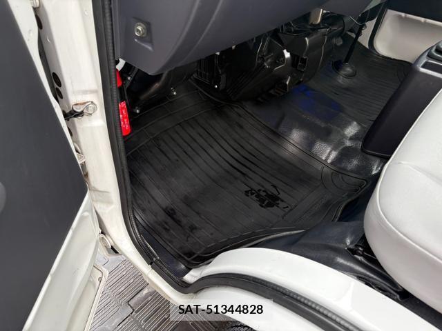 Subaru SAMBAR TRUCK 2012-03 8872872-13