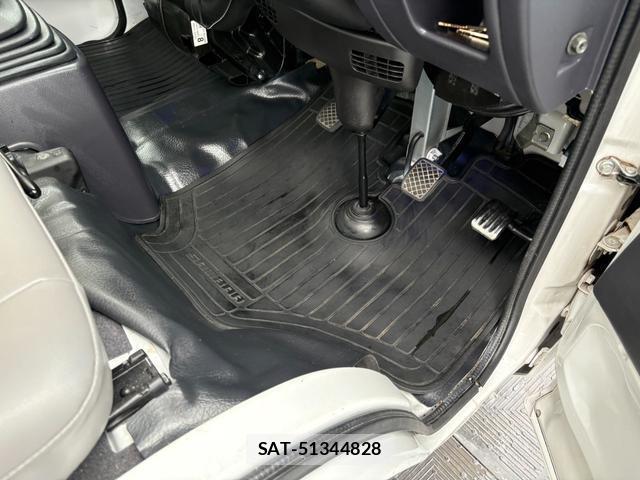 Subaru SAMBAR TRUCK 2012-03 8872872-9