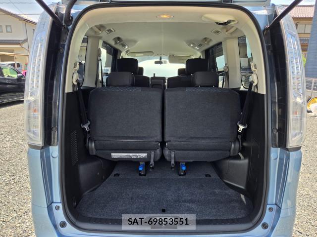 Nissan SERENA 2013-09 8872912-18