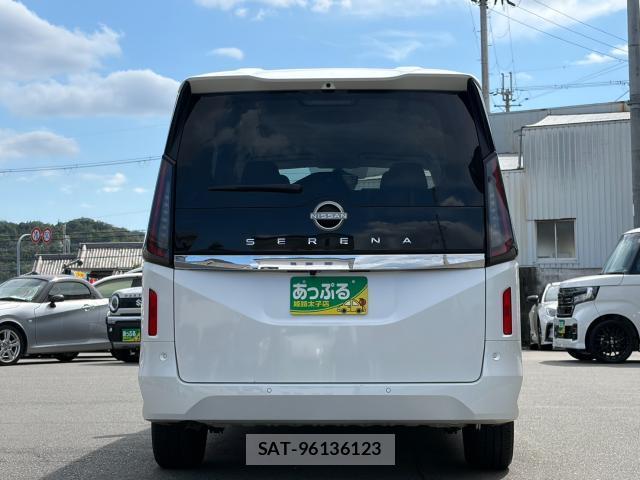 Nissan SERENA 2023-07 8872921-1