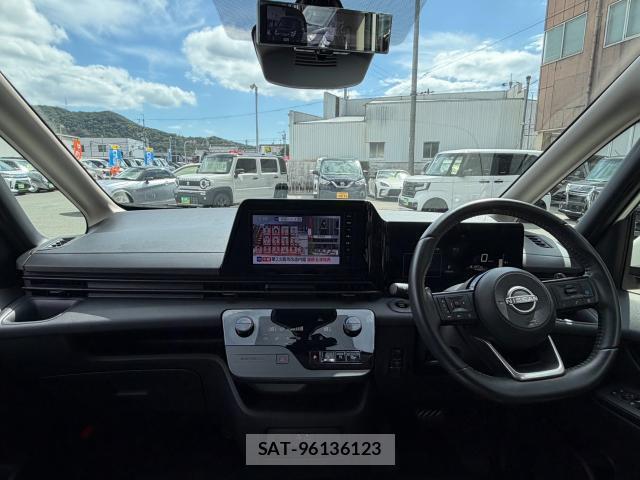 Nissan SERENA 2023-07 8872921-4