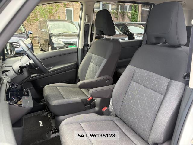Nissan SERENA 2023-07 8872921-5