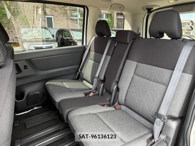 Nissan SERENA 2023-07 8872921-6