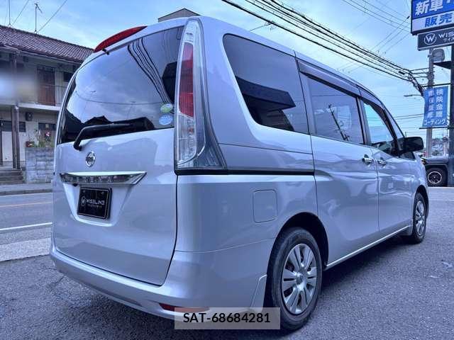 Nissan SERENA 2011-01 8873898-13