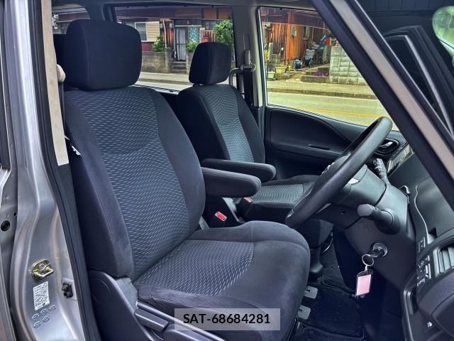 Nissan SERENA 2011-01 8873898-2
