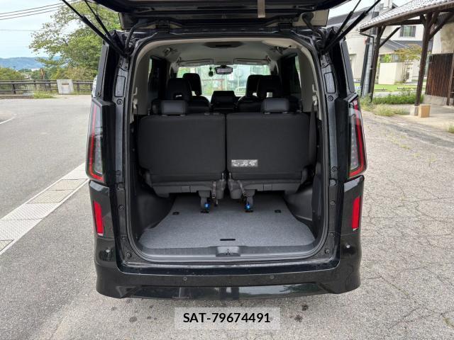 Nissan SERENA 2023-10 8874050-18