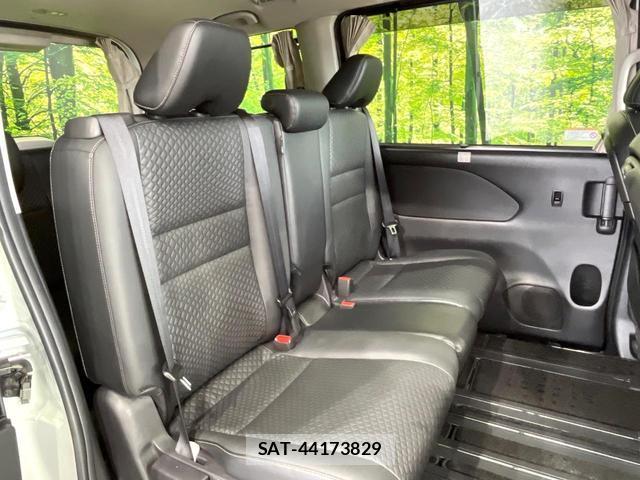 Nissan SERENA 2022-04 8874084-8