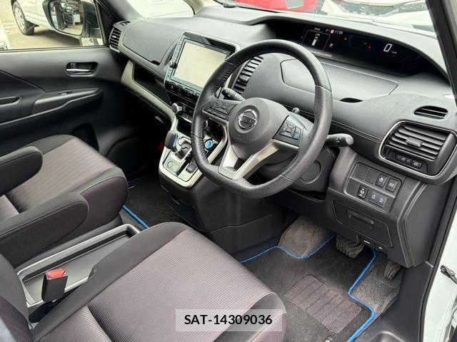 Nissan SERENA 2018-04 8874312-14