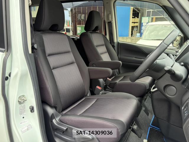 Nissan SERENA 2018-04 8874312-16