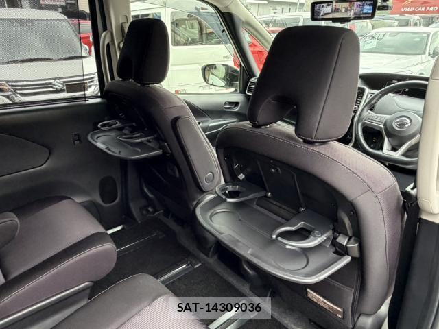 Nissan SERENA 2018-04 8874312-19
