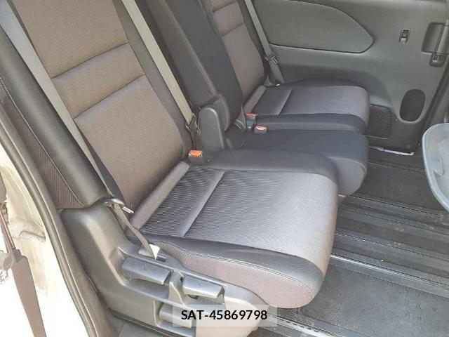 Nissan SERENA 2018-01 8874519-6