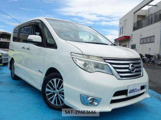 Nissan SERENA 2014-01 8875118-1