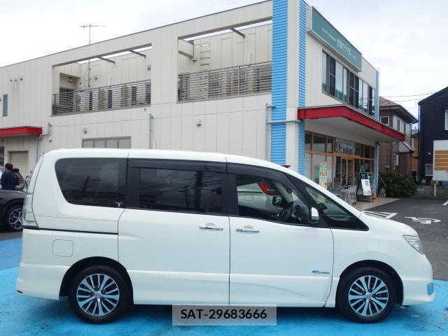 Nissan SERENA 2014-01 8875118-10