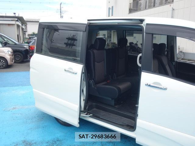 Nissan SERENA 2014-01 8875118-11