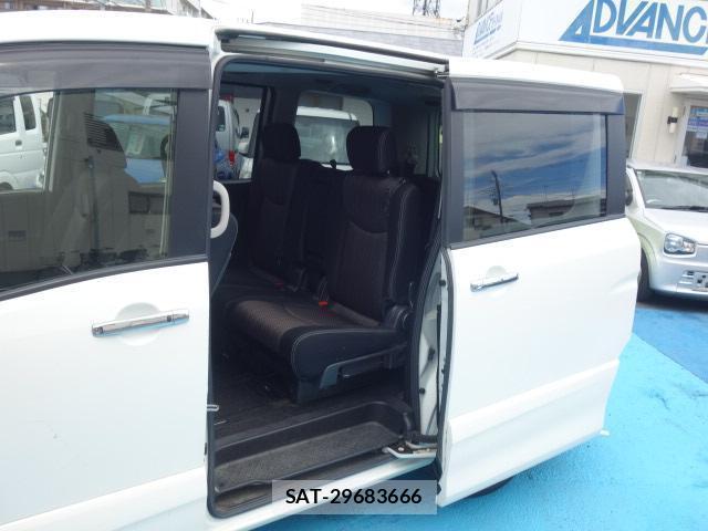 Nissan SERENA 2014-01 8875118-14