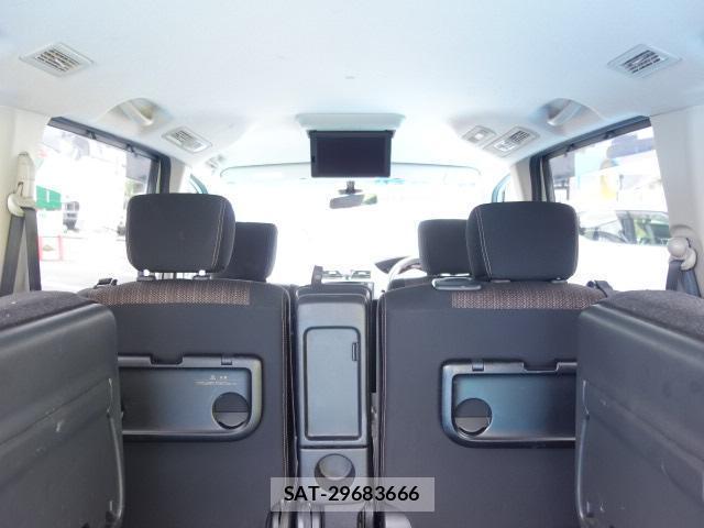 Nissan SERENA 2014-01 8875118-19