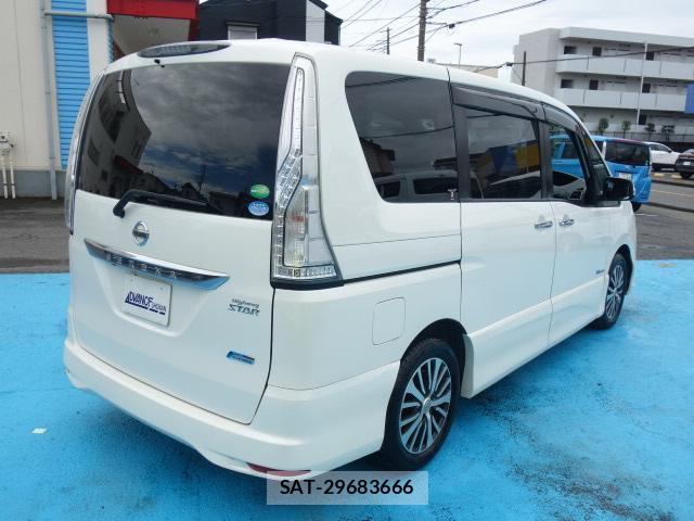Nissan SERENA 2014-01 8875118-3