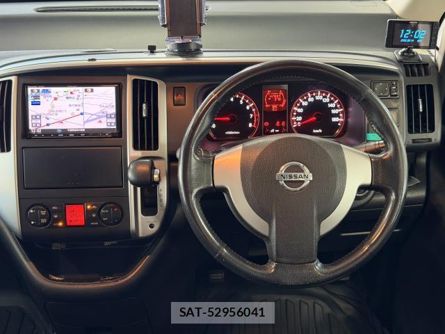 Nissan SERENA 2008-07 8875526-17
