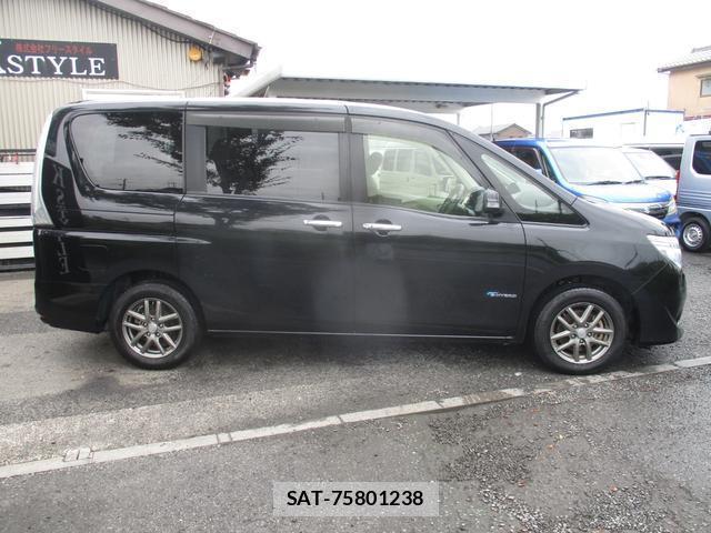 Nissan SERENA 2014-02 8875703-1