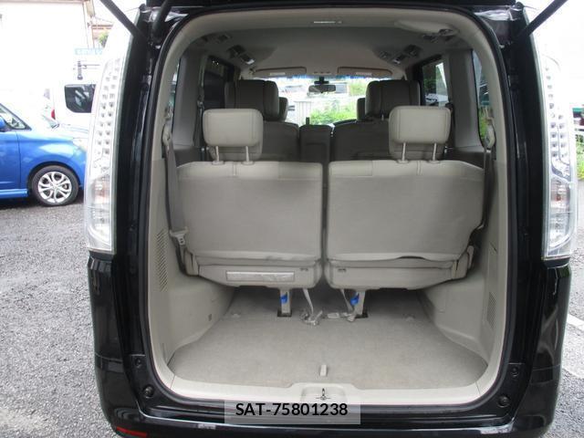 Nissan SERENA 2014-02 8875703-3