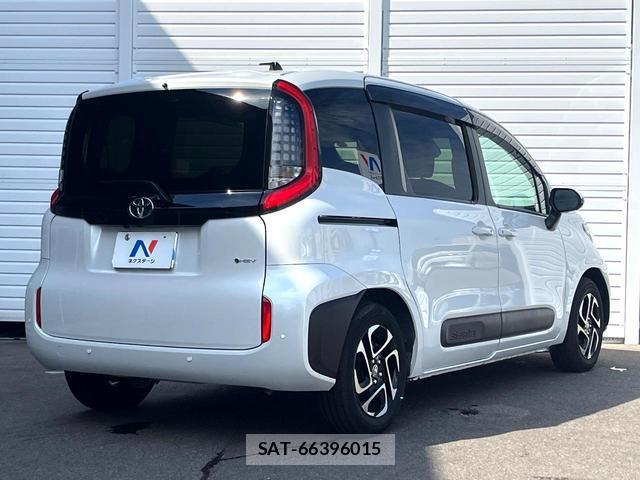 Toyota SIENTA 2025-03 8874001-14