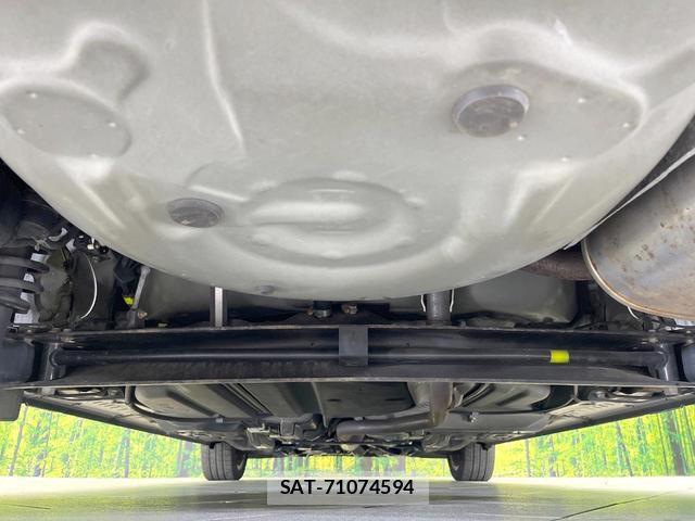 Toyota SIENTA 2015-11 8874037-18