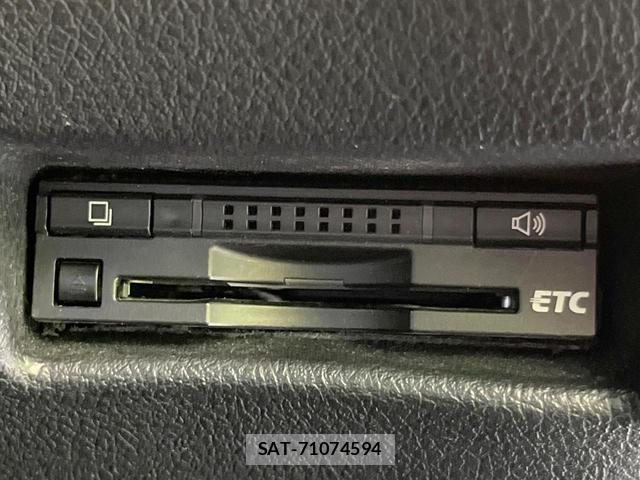 Toyota SIENTA 2015-11 8874037-5