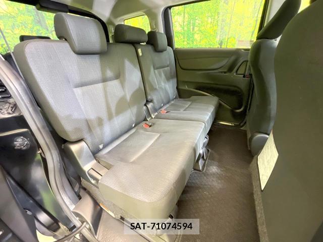 Toyota SIENTA 2015-11 8874037-8