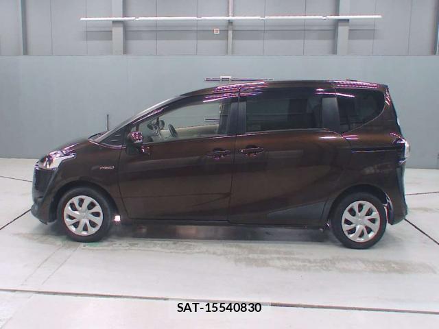 Toyota SIENTA 2017-06 8874520-7