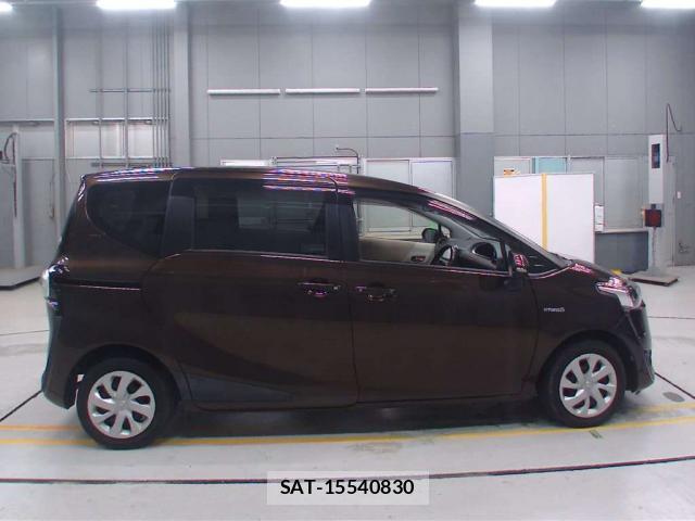 Toyota SIENTA 2017-06 8874520-8
