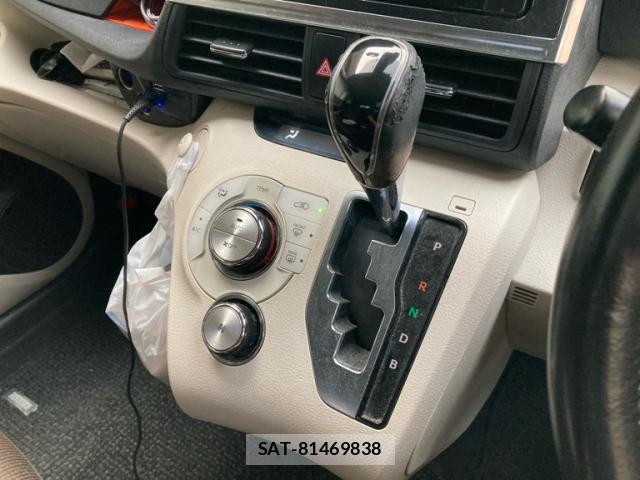 Toyota SIENTA 2017-10 8874566-8
