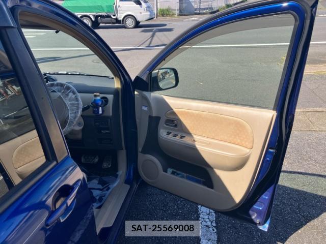 Toyota SIENTA 2008-09 8874683-4